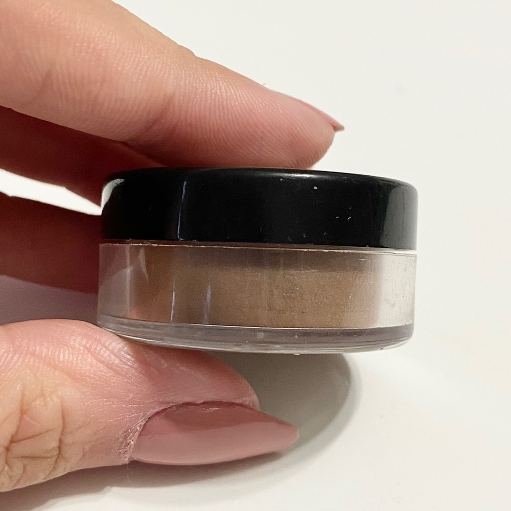 ✨2/$20 ☕️COLOREVOLUTION MINERAL EYESHADOW